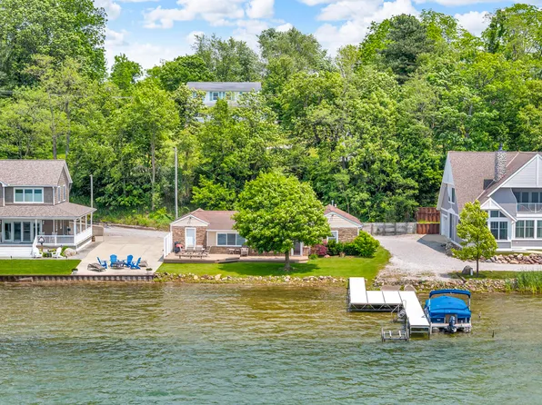 220 Pentecost Hwy, Onsted, MI 49265