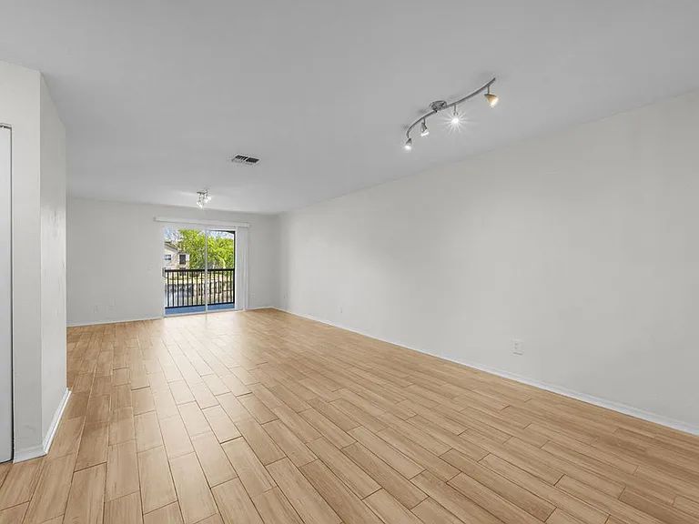 19 Arbor Club Dr #211 — Photo 11
