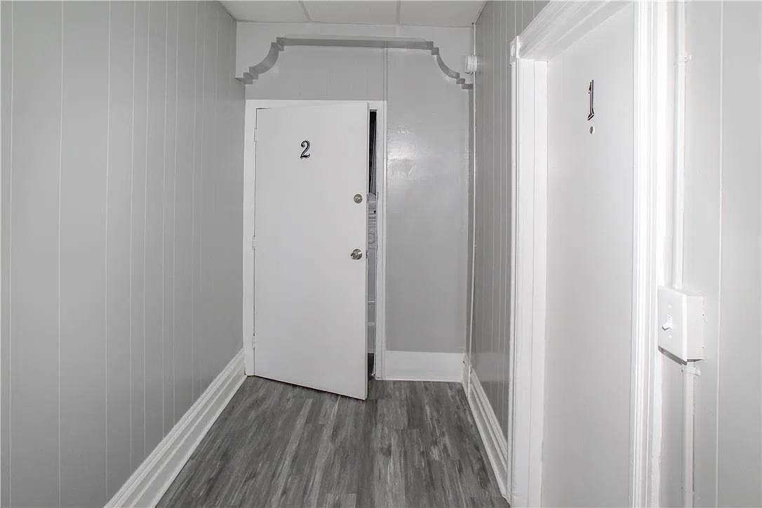 5 bed, 1972 sqft, $1,750 — Photo 2