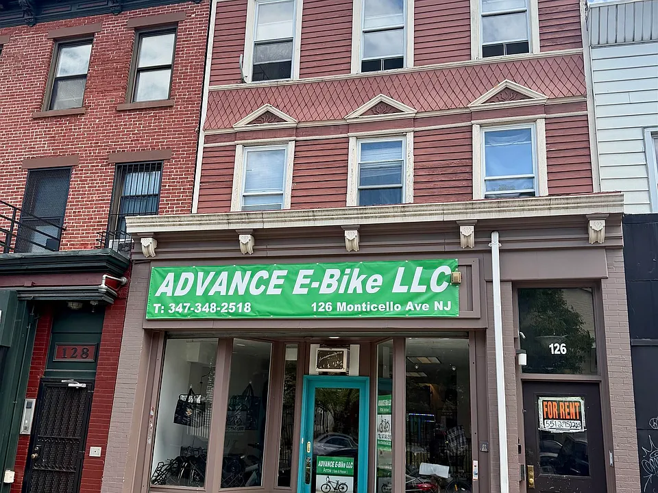 126 Monticello Ave #2