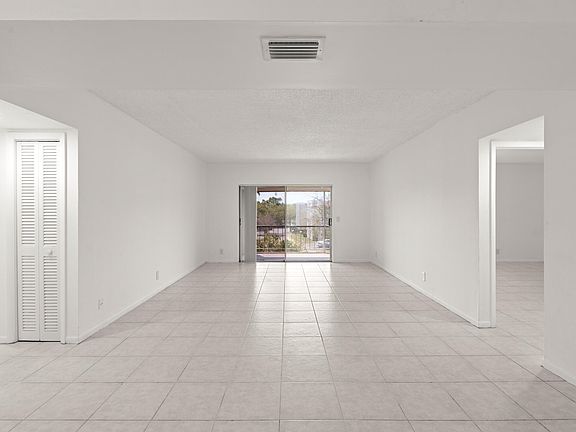 5th image of 626 NW 13th St #310