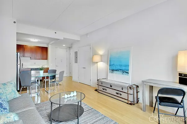 Rented by City Connections Realty | media 11