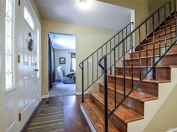 2nd image of 605 Locust Hill Dr