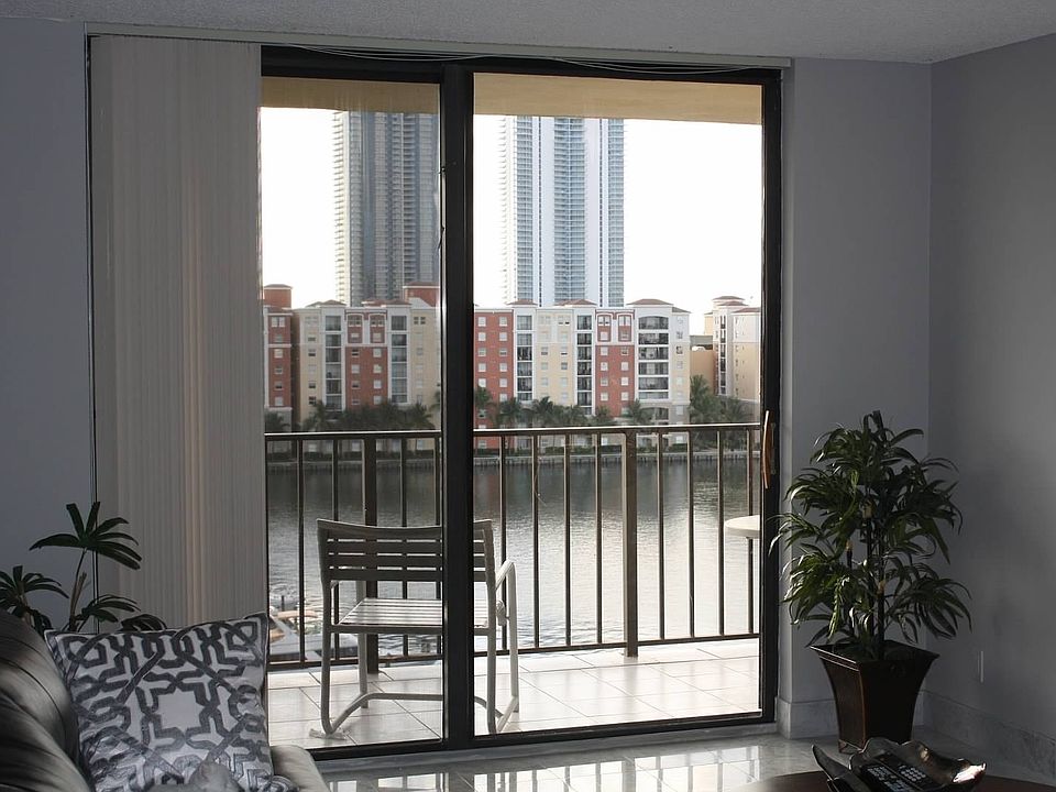 1st image of 290 174th St APT 918