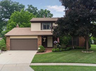 415 Finstock Ct, Columbus, OH 43230