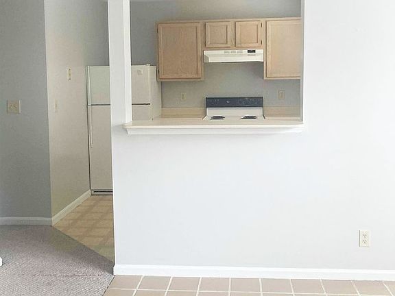 5th image of 3227 Bishop St Unit 8