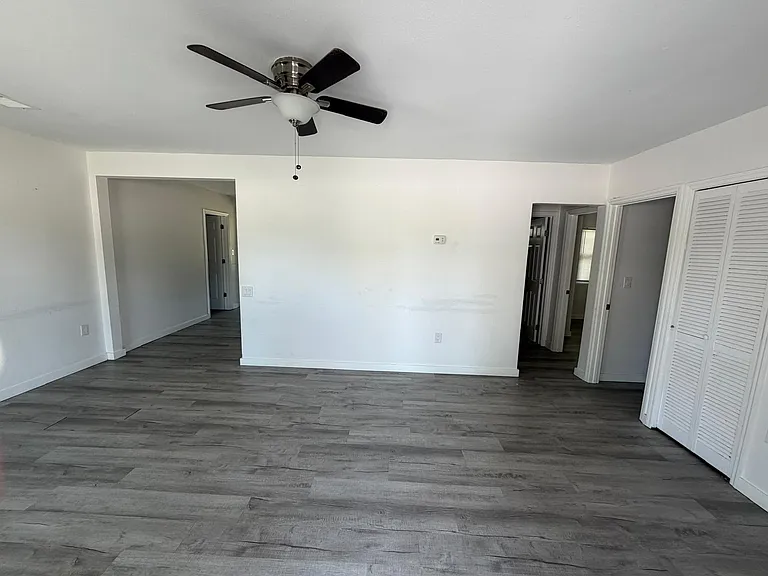 20 Laurel Rd E — Photo 4
