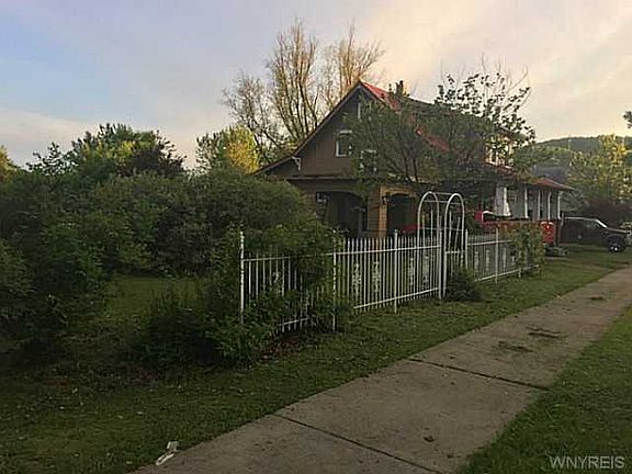 3rd image of 42 Temple St
