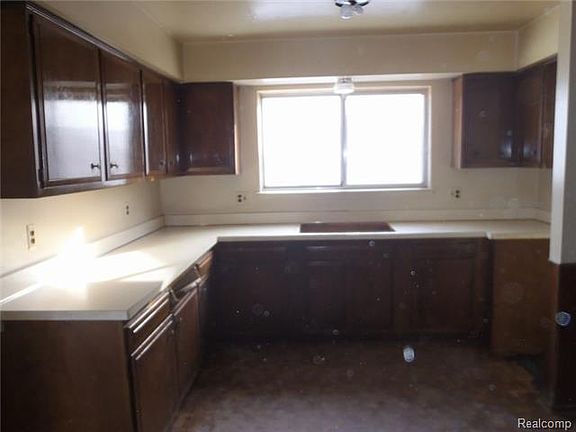 5th image of 11219 Suffolk Dr