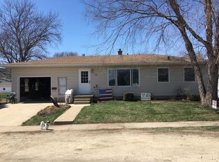 701 5th St, Dike, IA 50624