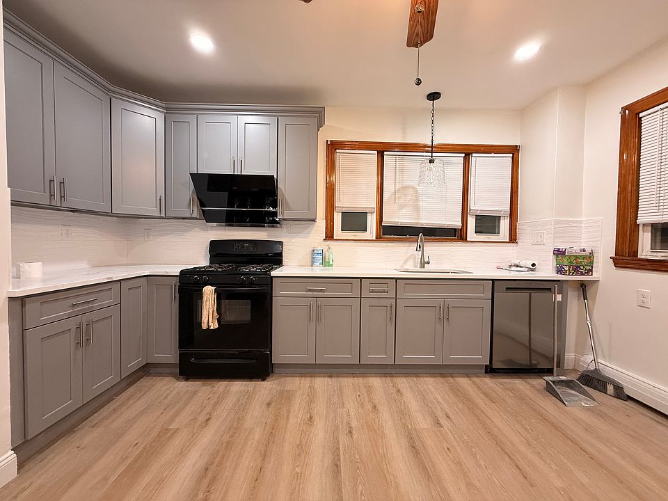 1st image of 60 Malden St #1