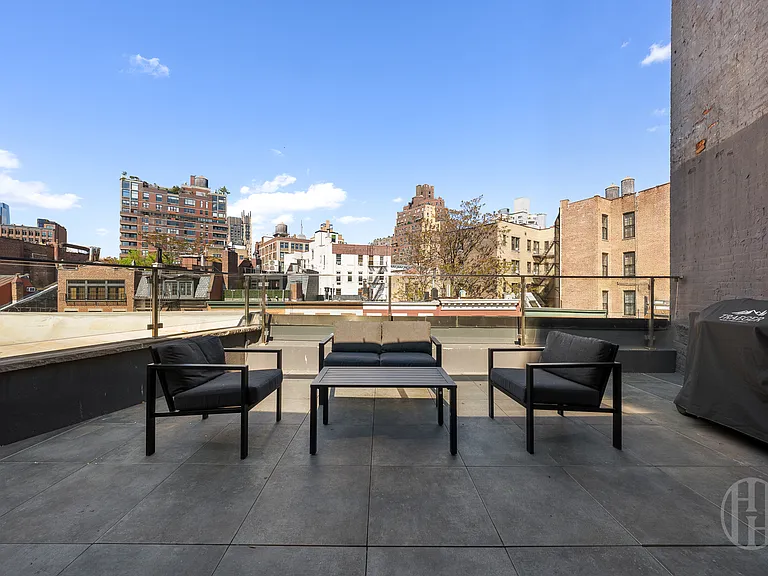 107 Greenwich Ave #2 — Photo 16