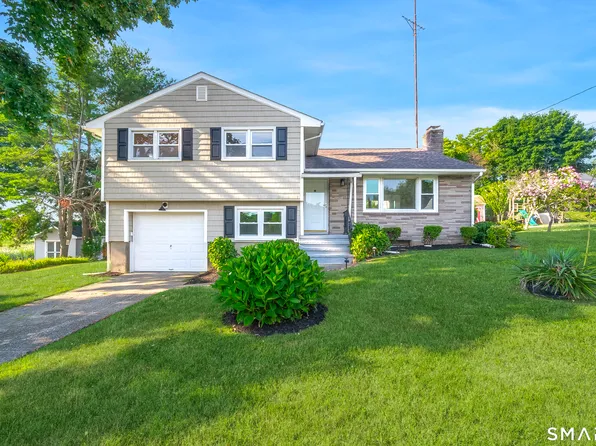 66 Bridgeview Place, Stratford, CT 06614