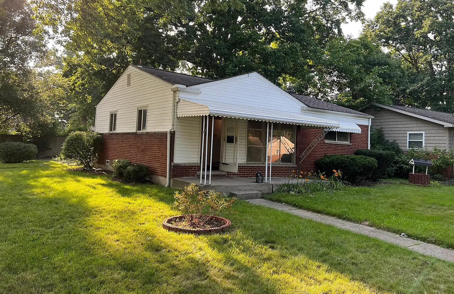 205 Hecht Dr photo 1