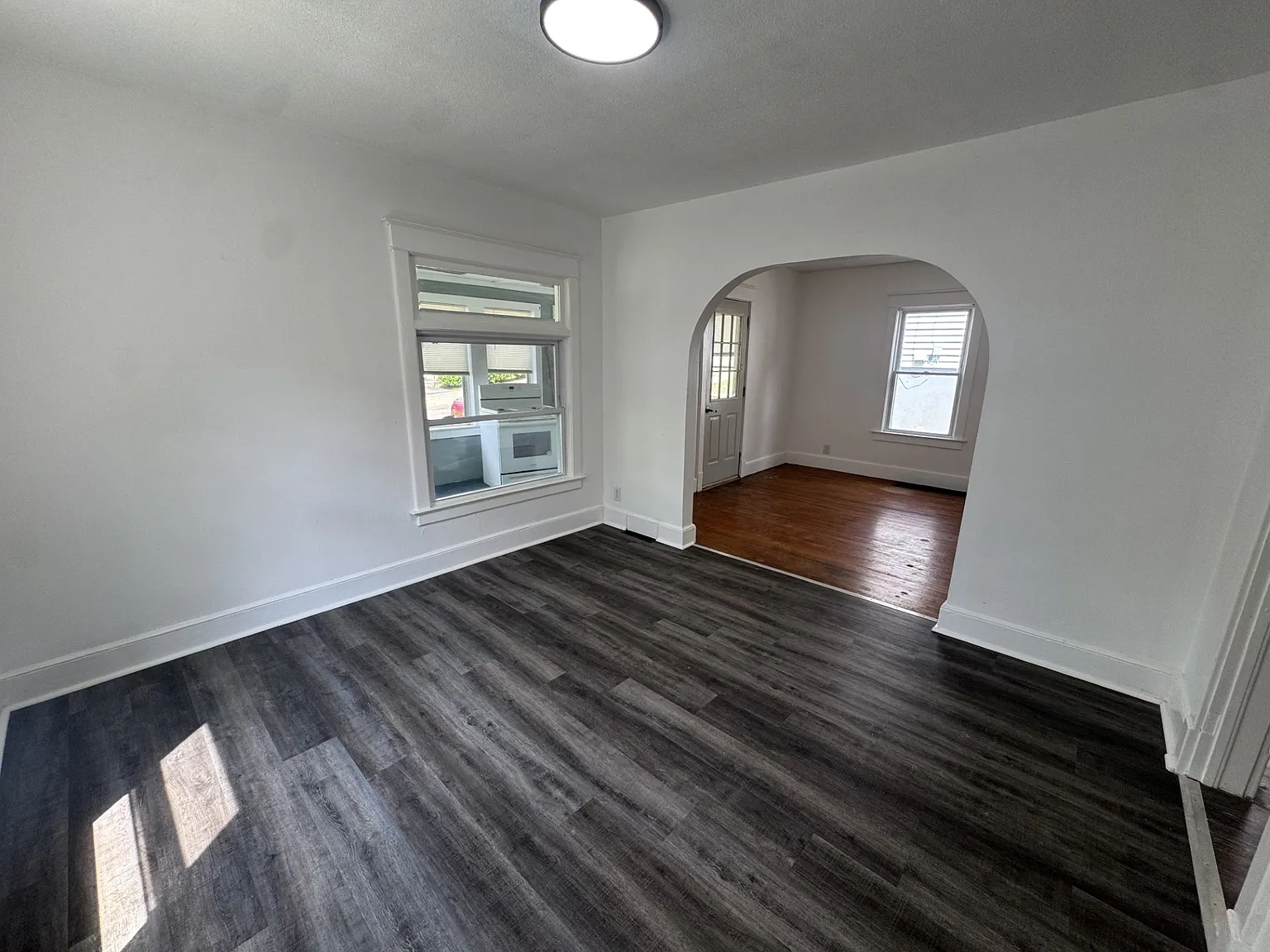 2 bed, 1000 sqft, $1,350 — Photo 4