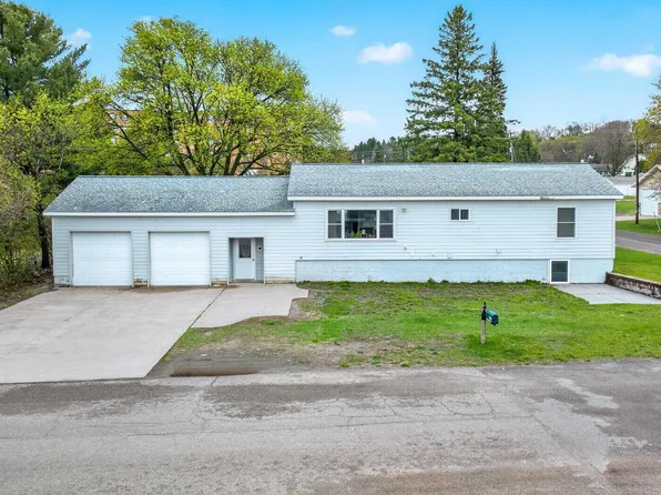 1401 Jasberg St, Hancock, MI 49930