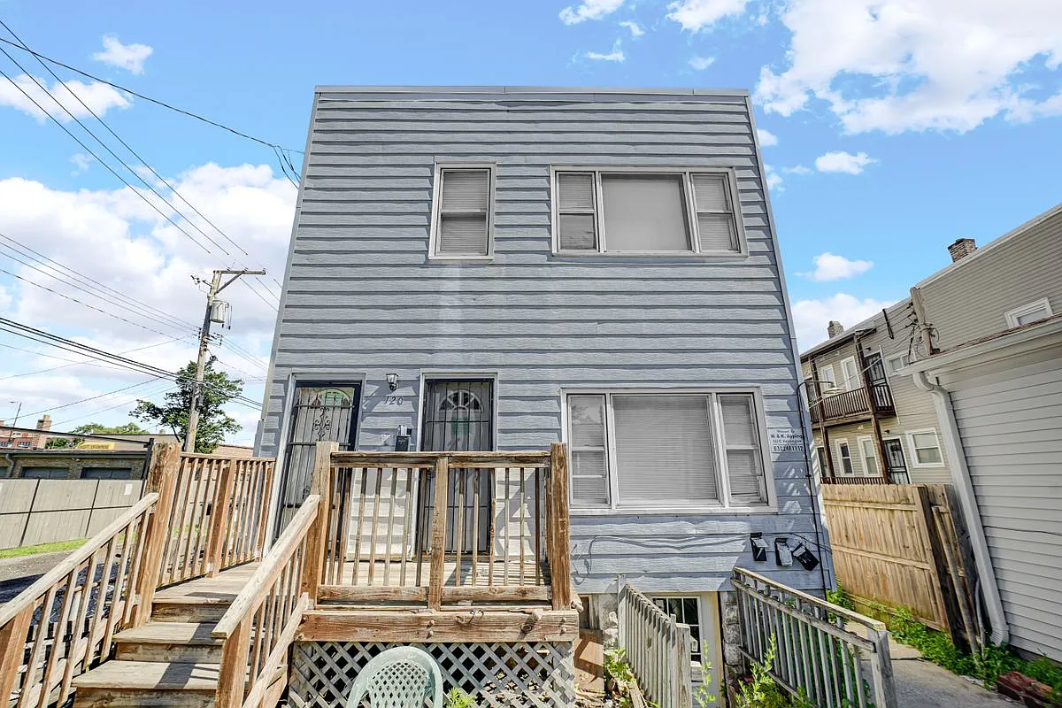 2 bed, 1.0 bath, 661 sqft, $1,200 — Photo 1