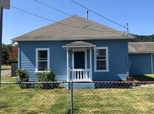 16 Center St, Rio Dell, CA 95562