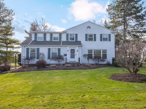 22600 Halburton Rd, Beachwood, OH 44122