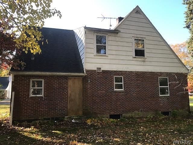 2nd image of 22 Robert St