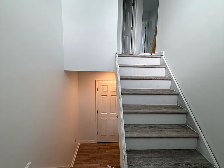 121 Westover Dr — Photo 32