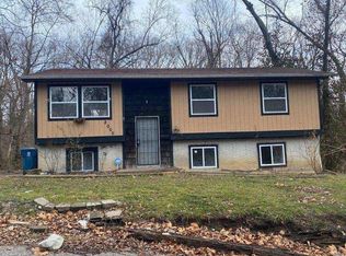 2005 Hickory St, Alton, IL 62002