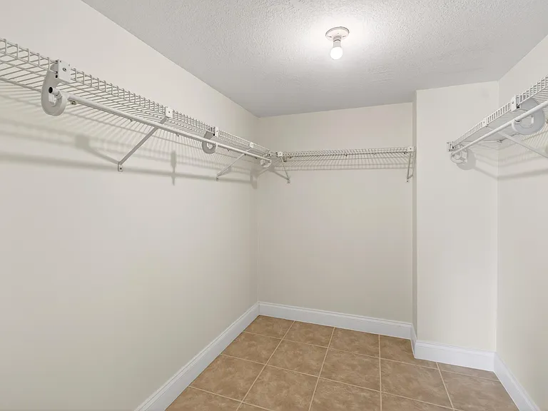 351 Club Cir #101 — Photo 37