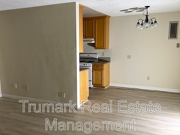 5th image of 610 E Santa Anita Ave #B