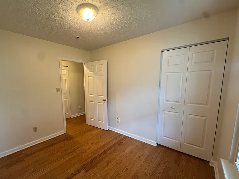305 Routt Dr — Photo 9