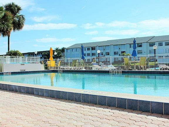 2nd image of 104 Paradise Harbour Blvd APT 404
