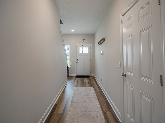 5th image of 890 Grayson Ave