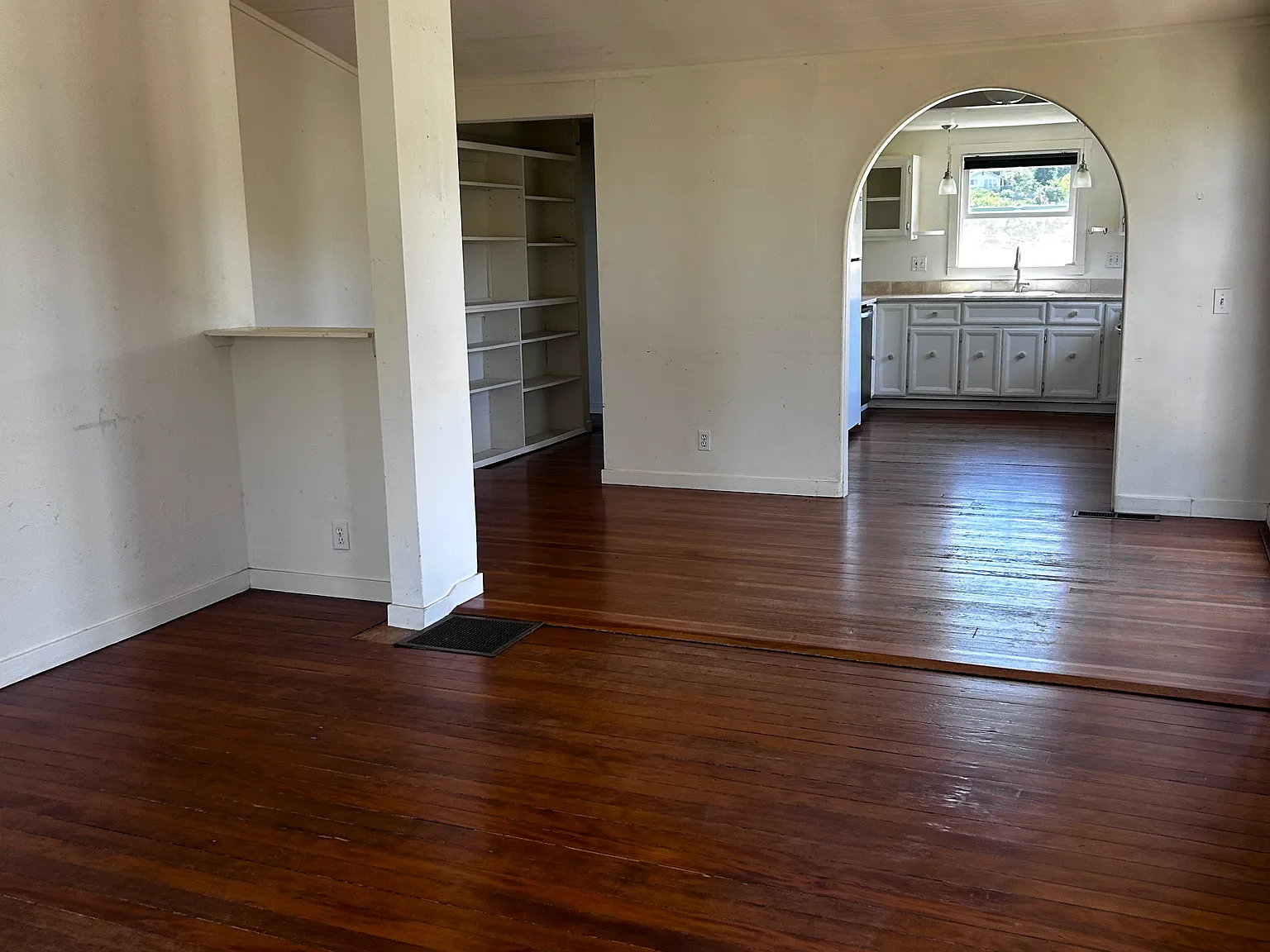 2 bed, 1123 sqft, $3,000 — Photo 4