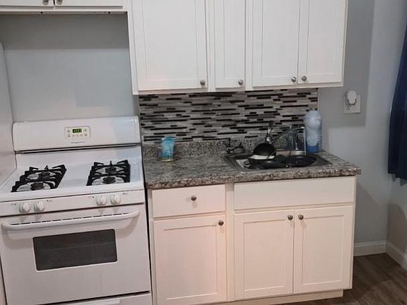 3rd image of 2413 Reisterstown Rd