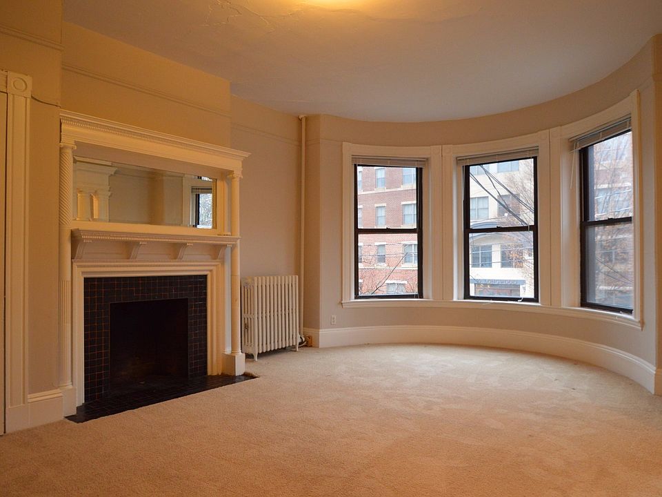 1st image of 29 Longwood Ave #Iii