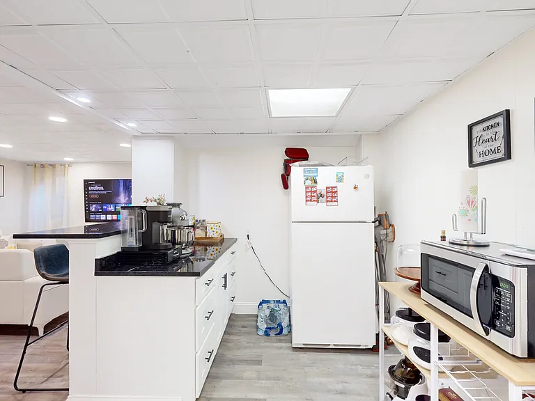 15 Glenville Ave #B5 — Photo 7