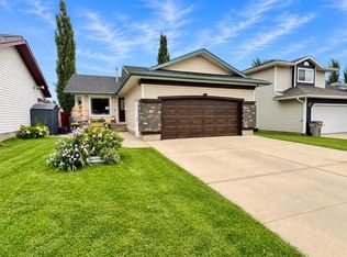 7425 W 103a St, Grande Prairie, AB T8W 2N6