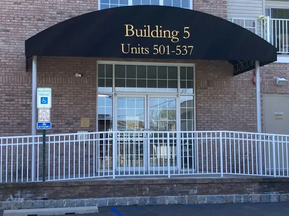 516 Bushes Ln, Elmwood Park, NJ 07407