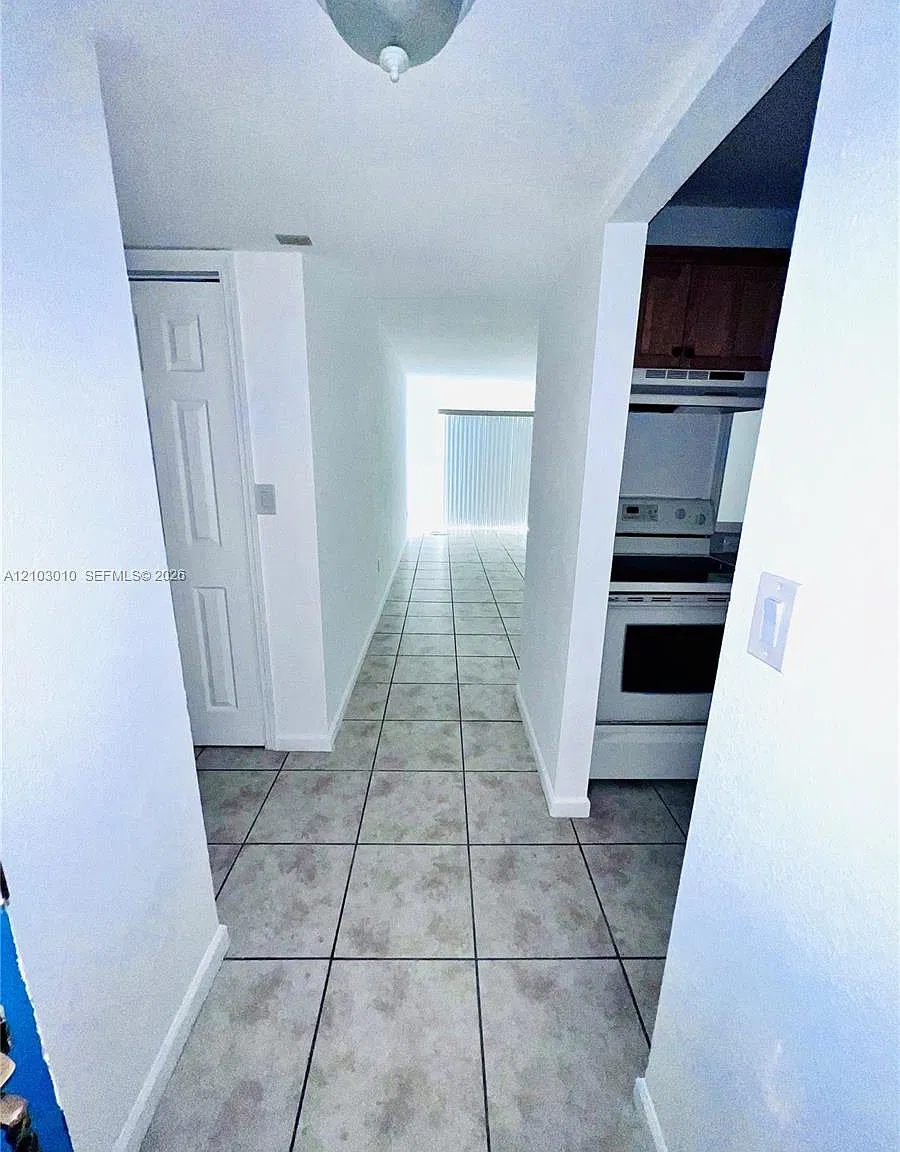 Gold Coast Condo — Photo 1