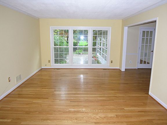 3rd image of 2526 W Meredith Dr