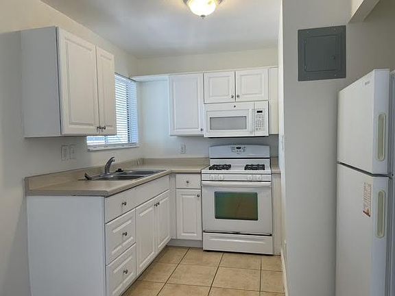 4th image of 704 Diamond St #A