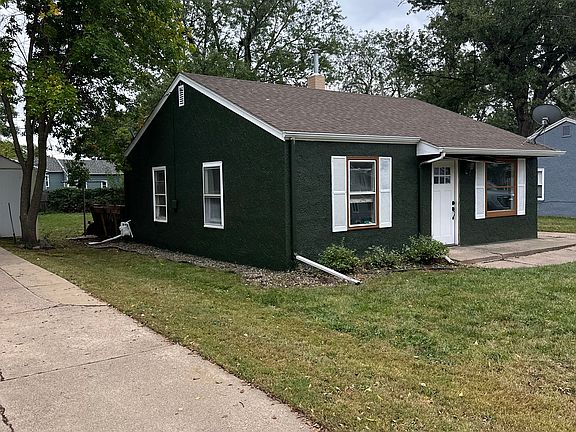 3rd image of 2916 S Summit Ave