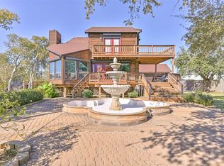114 24th St, San Leon, TX 77539