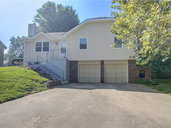 2315 W Surrey St, Olathe, KS 66061