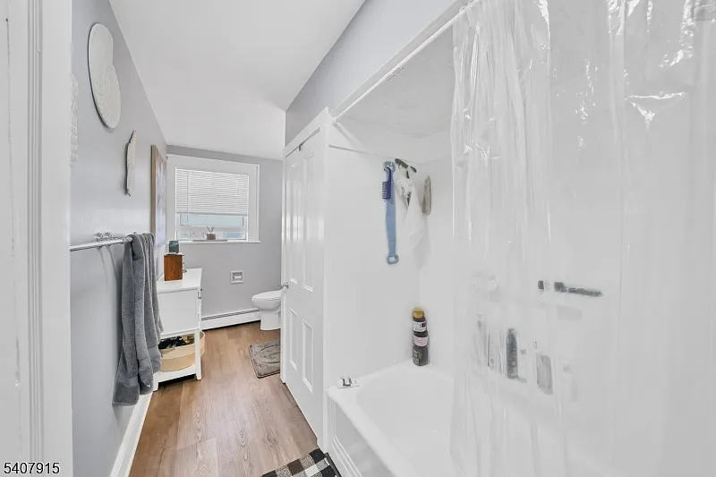 1 bed, 1.0 bath, $1,700 — Photo 4