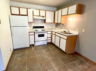 904 Riverfront Rd #20, Norfolk, NE 68701