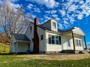 7848 Meadow Dr, Nashport, OH 43830