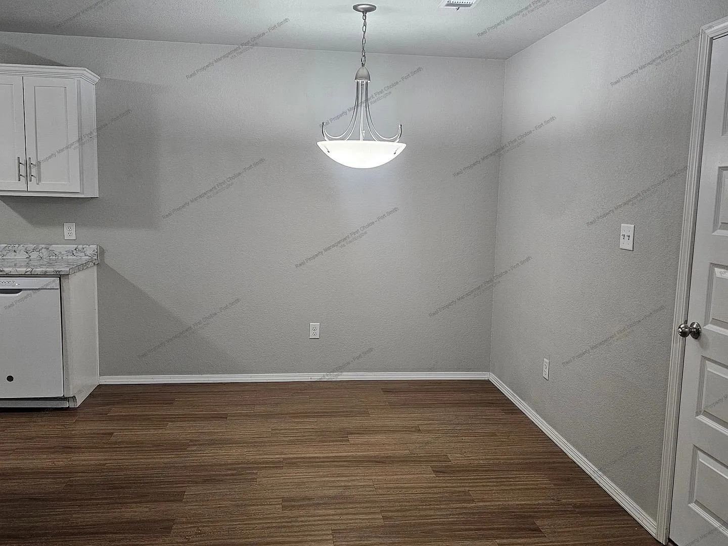 3 bed, 2.0 bath, 1400 sqft, $1,450 — Photo 4