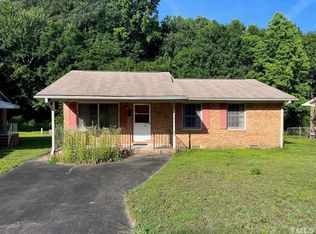 3604 Four Seasons Dr, Durham, NC 27707