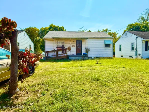 3754 Speedway Cir, Knoxville, TN 37914