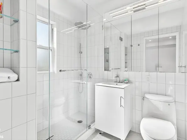 520 East 72nd Street image 9 of 19